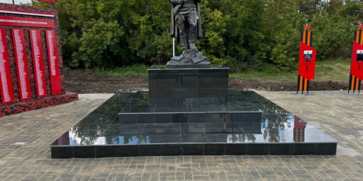 Установка памятника павшим воинам ВОВ и благоустройство прилегающей территории/ Омская область, Оконешниковский район, с. Крестики (2024г.)